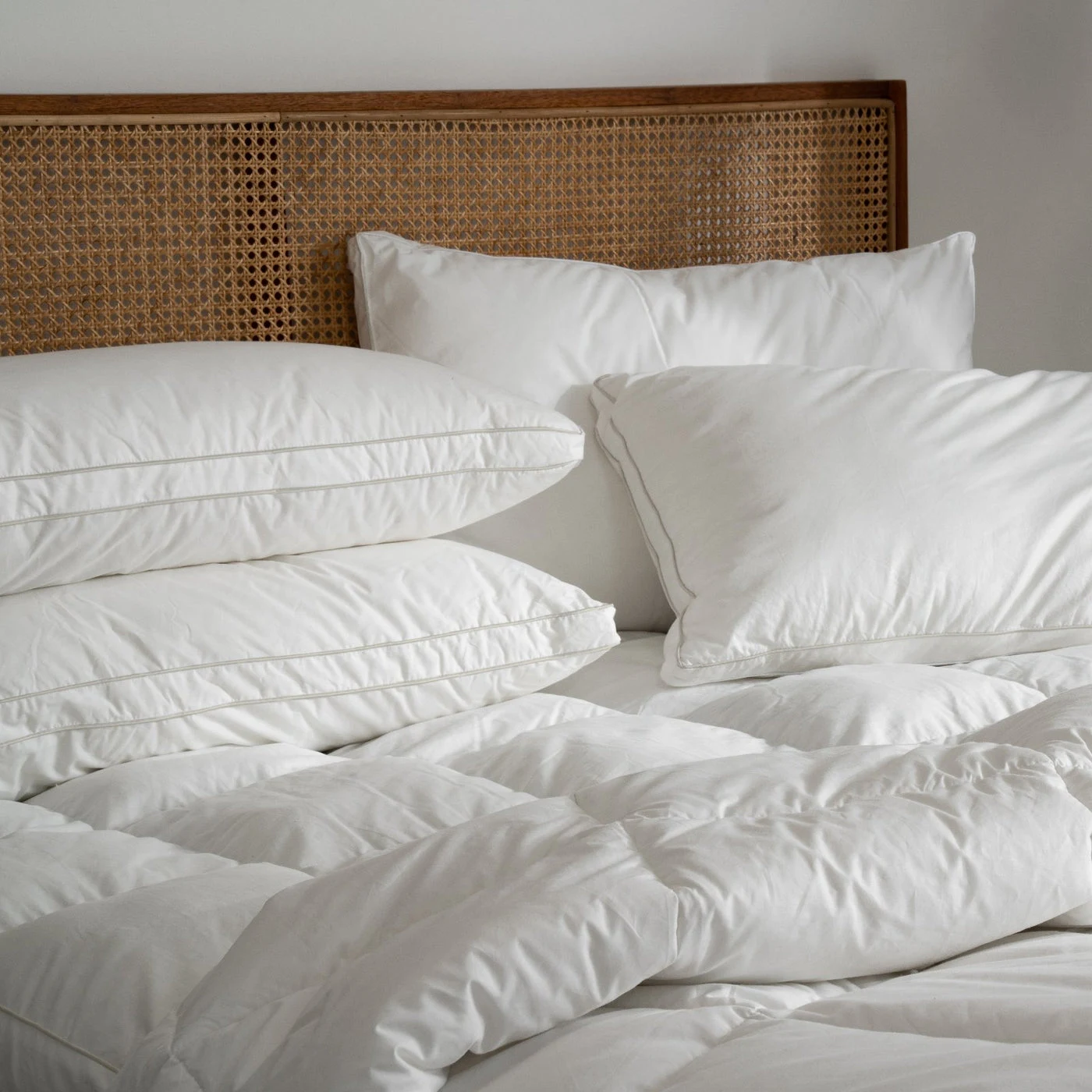 Signature Deluxe Suite Pillow