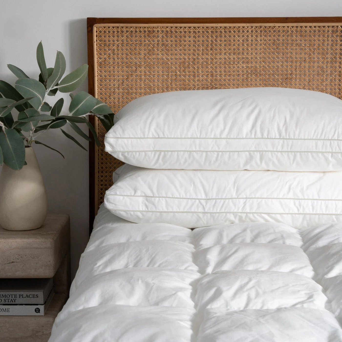 Signature Deluxe Suite Pillow